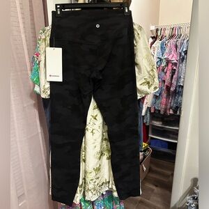 Lululemon Align HR Pant 25” Size 8 Camo